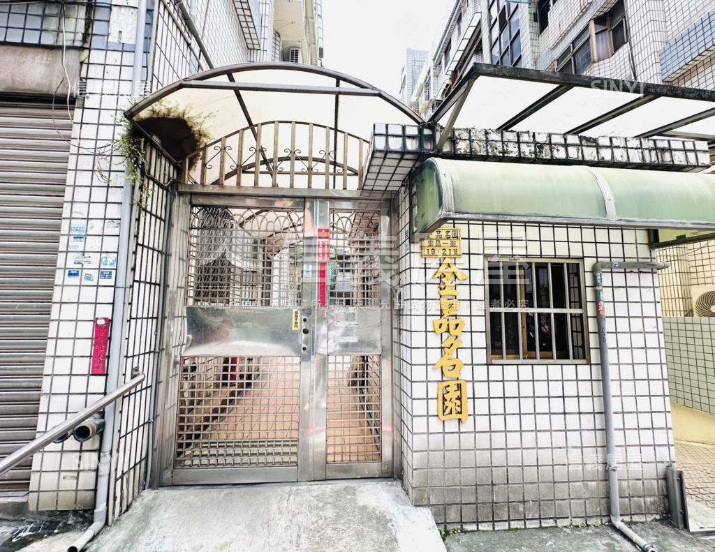 金品名園社區外觀及周邊環境