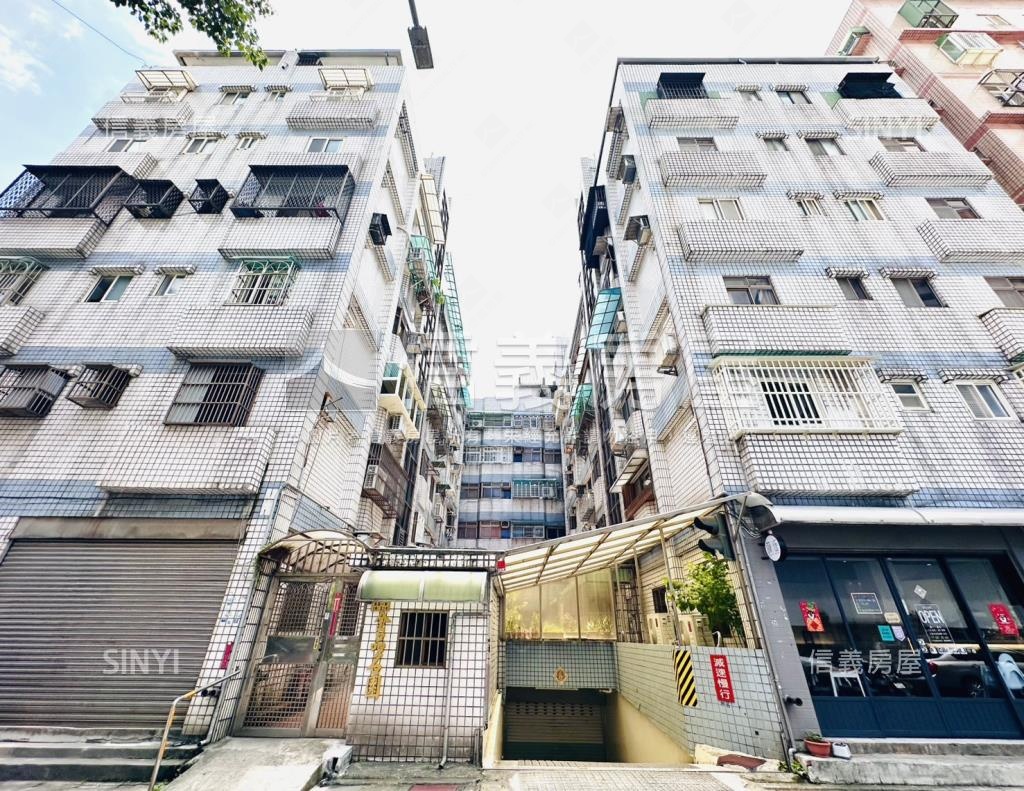 金品名園社區外觀及周邊環境