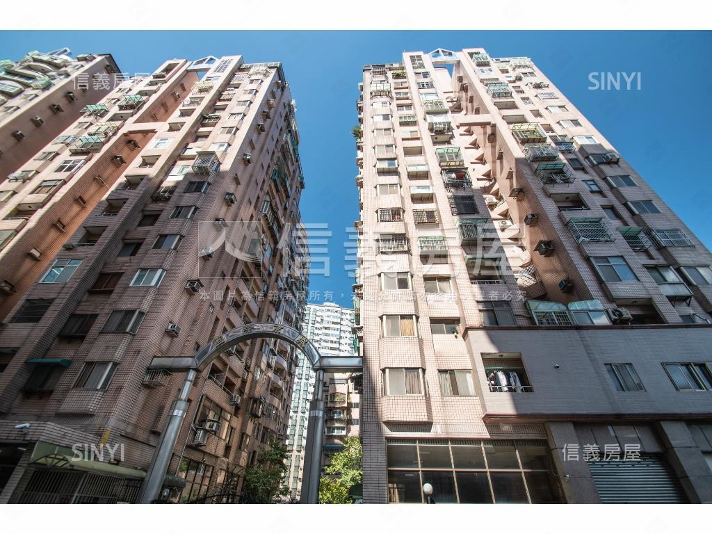國際京城社區外觀及周邊環境