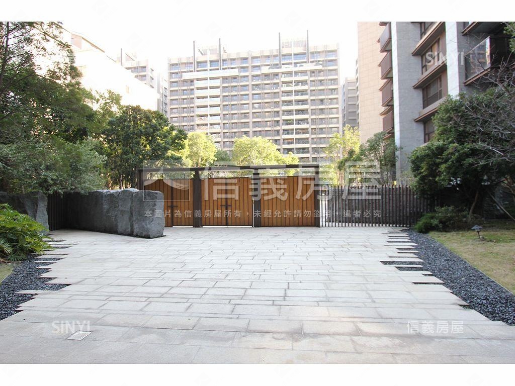 皇勝秀鼎社區外觀及周邊環境