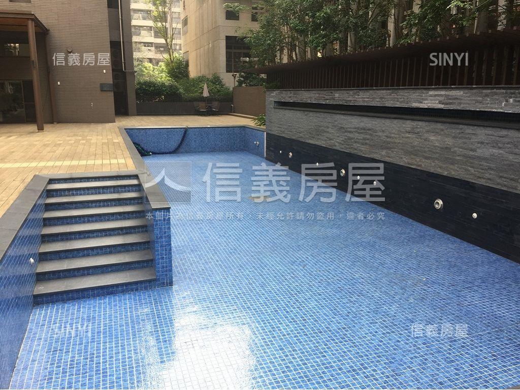 皇勝秀鼎社區外觀及周邊環境