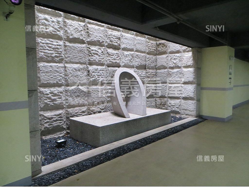 皇勝秀鼎社區外觀及周邊環境