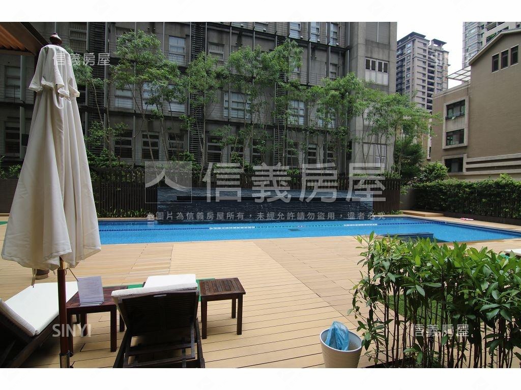 皇勝秀鼎社區外觀及周邊環境