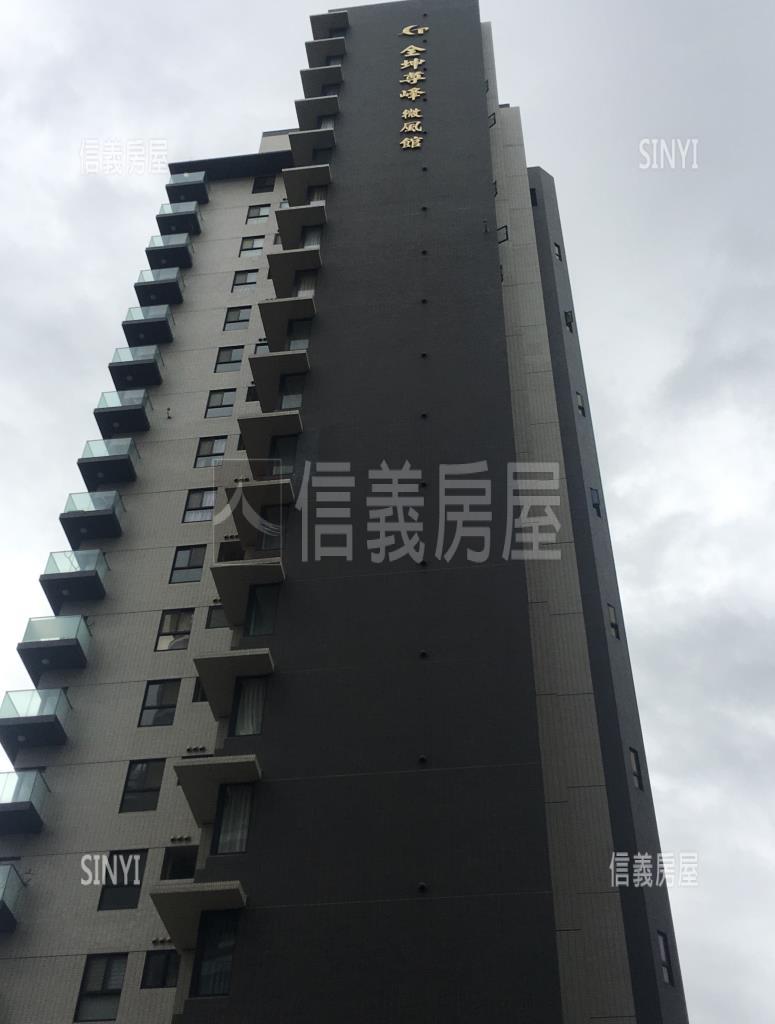 全坤尊峰-微風館社區外觀及周邊環境