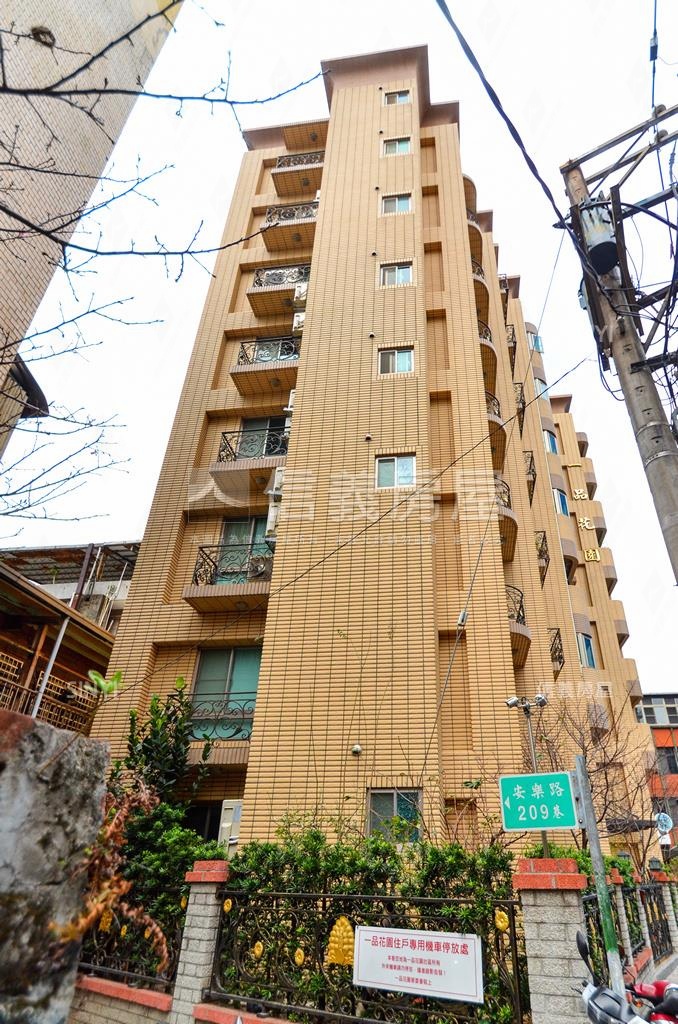一品花園社區外觀及周邊環境