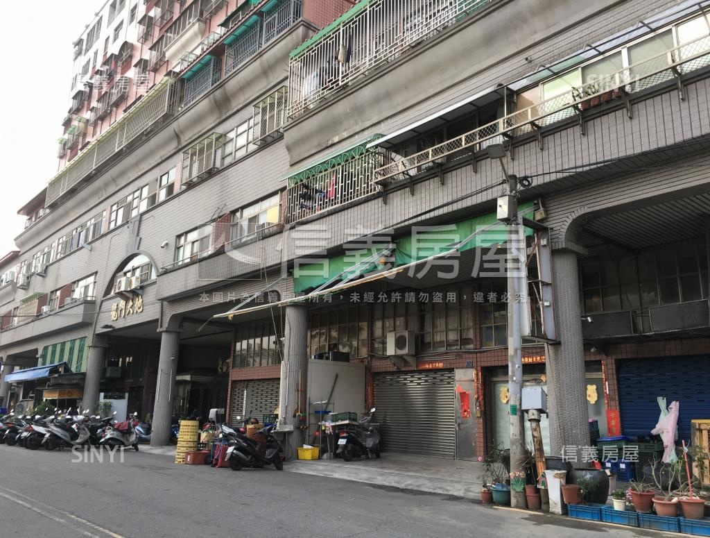 龍門大地社區外觀及周邊環境