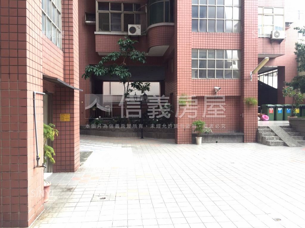 龍門大地社區外觀及周邊環境