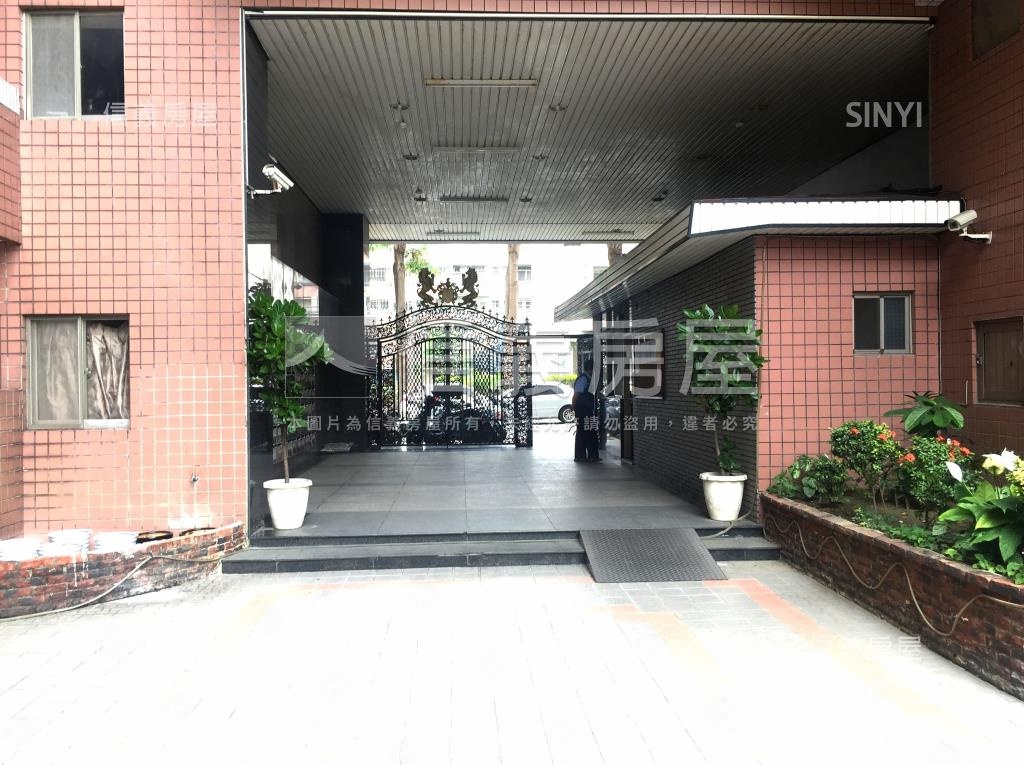 龍門大地社區外觀及周邊環境