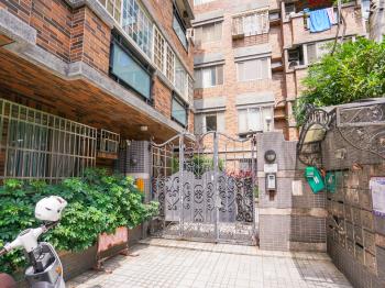 華泰名門