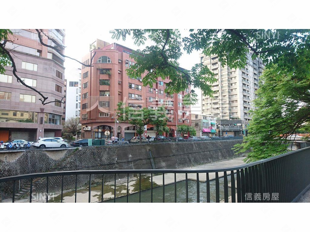 喜臨門華廈社區外觀及周邊環境