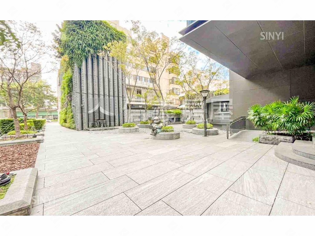 喬立雍容社區外觀及周邊環境