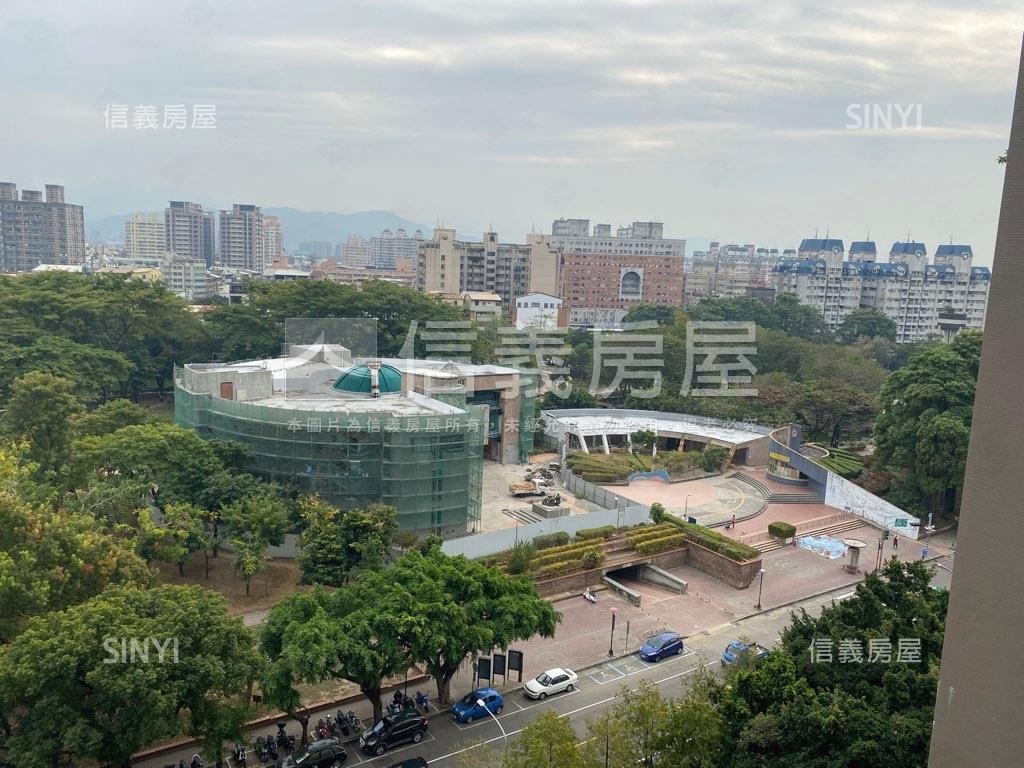 閱上景社區外觀及周邊環境