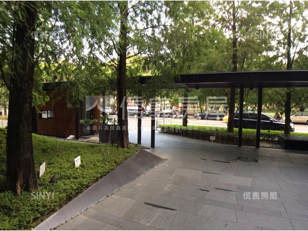 閱上景社區外觀及周邊環境