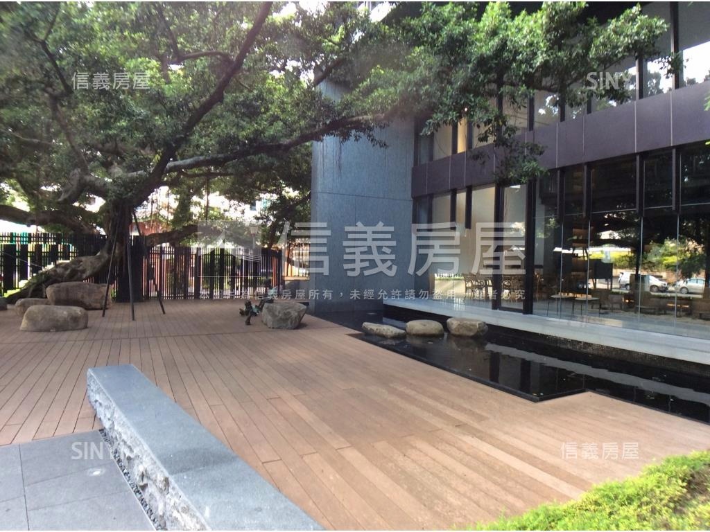 閱上景社區外觀及周邊環境