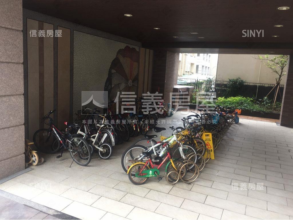 文華新站社區外觀及周邊環境