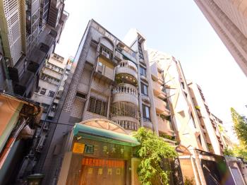 仁愛大亨