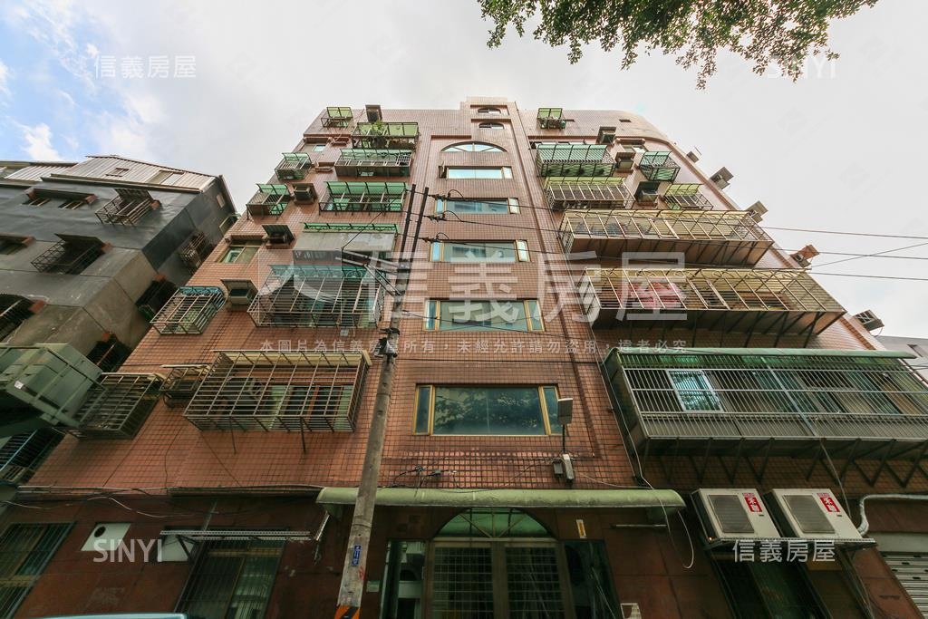 信義路華廈社區外觀及周邊環境