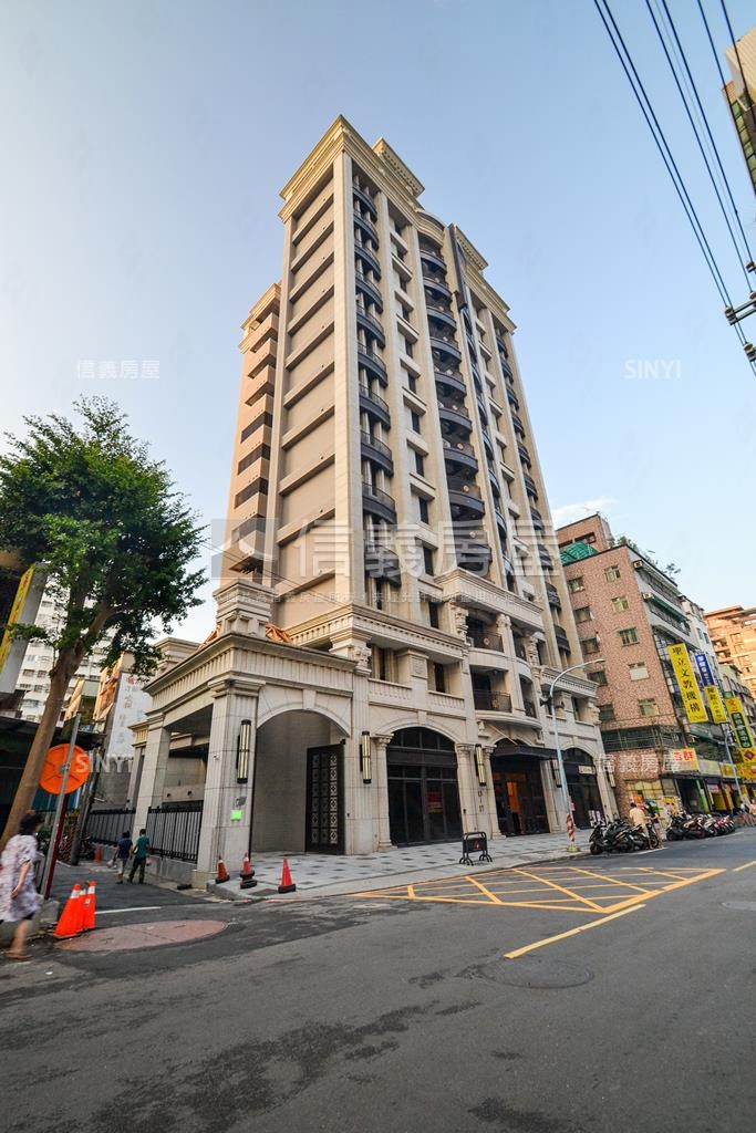 中正威登社區外觀及周邊環境