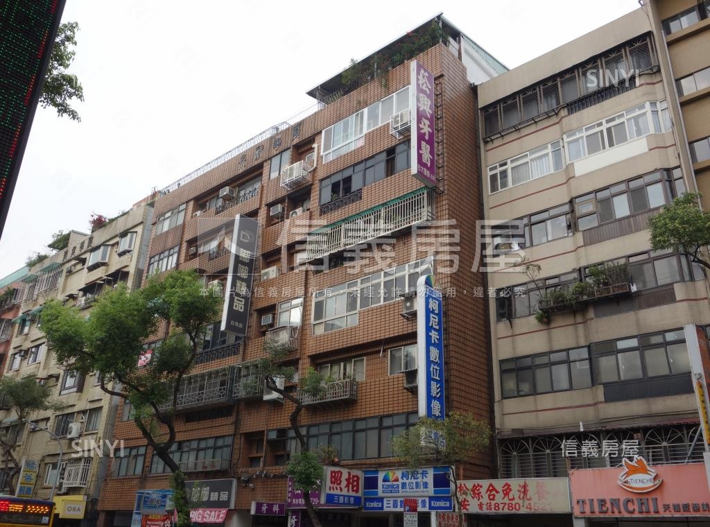 景新華廈社區外觀及周邊環境