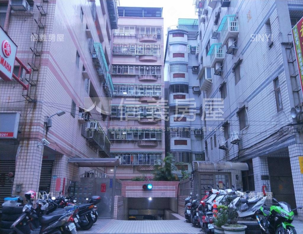 金玉滿堂社區外觀及周邊環境