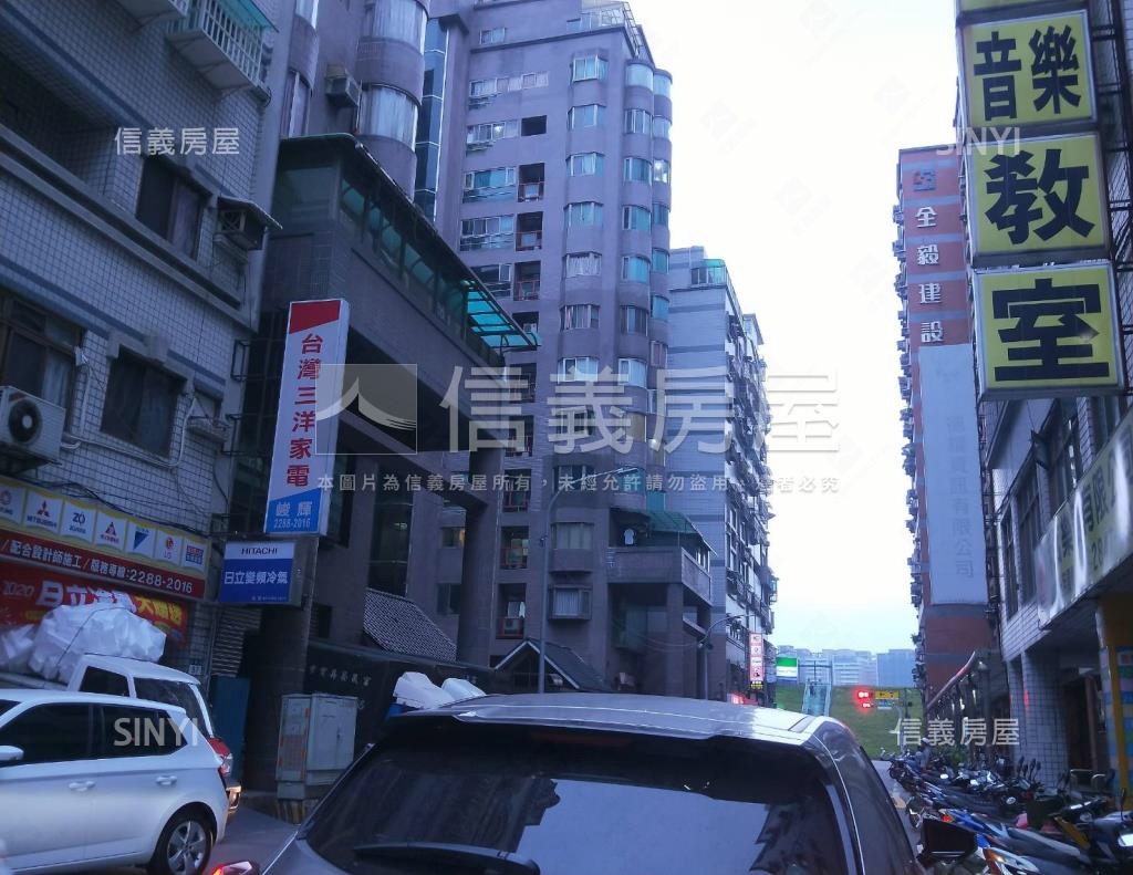金玉滿堂社區外觀及周邊環境