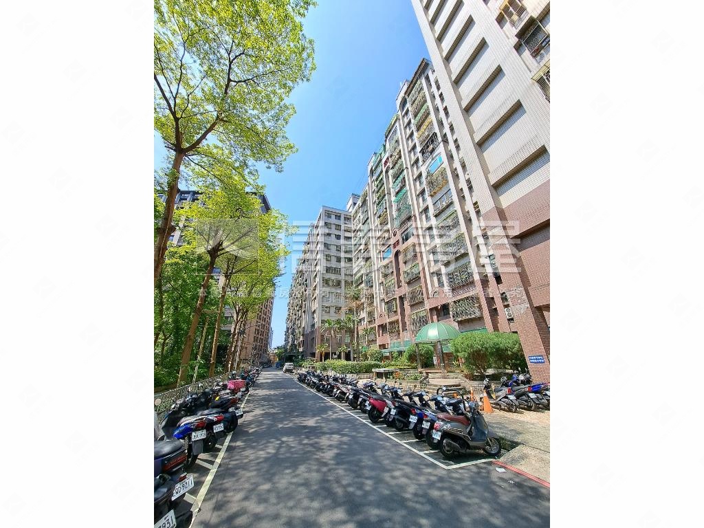 青年廣場社區外觀及周邊環境