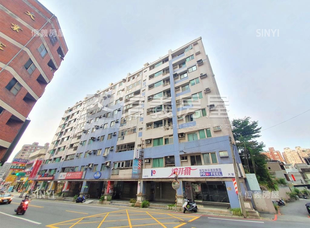 陽光閣廈社區外觀及周邊環境