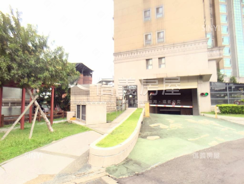宜誠湖水岸社區外觀及周邊環境