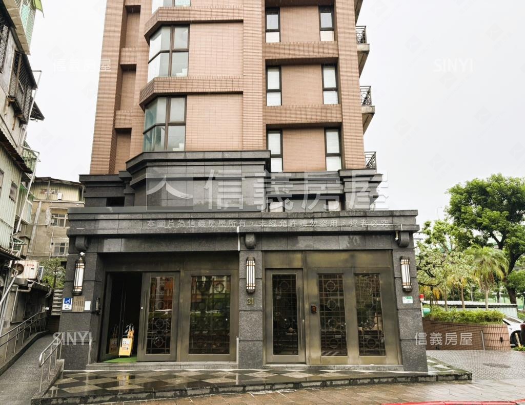千鴻逸品社區外觀及周邊環境
