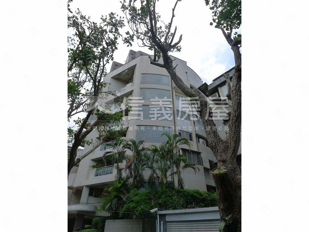 鴻禧仁愛名門社區外觀及周邊環境