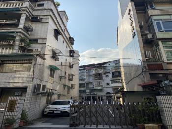 大湖芳庭