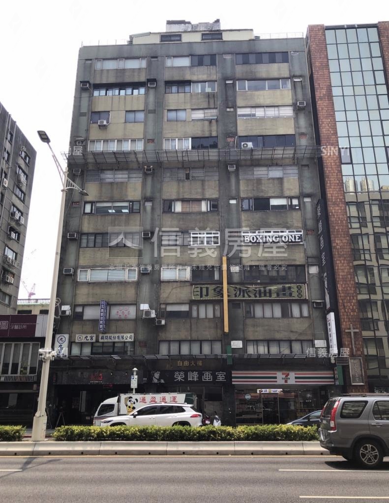 自由大樓社區外觀及周邊環境