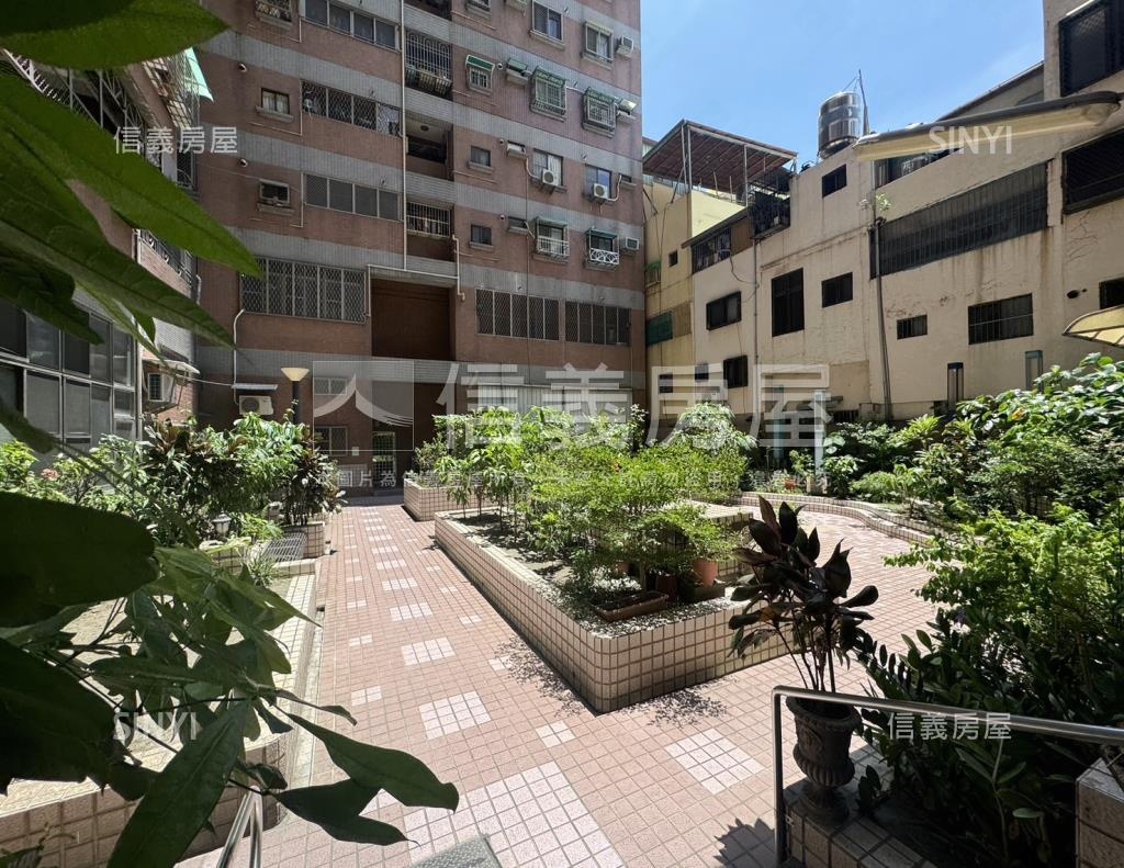 大世界小倆口社區外觀及周邊環境