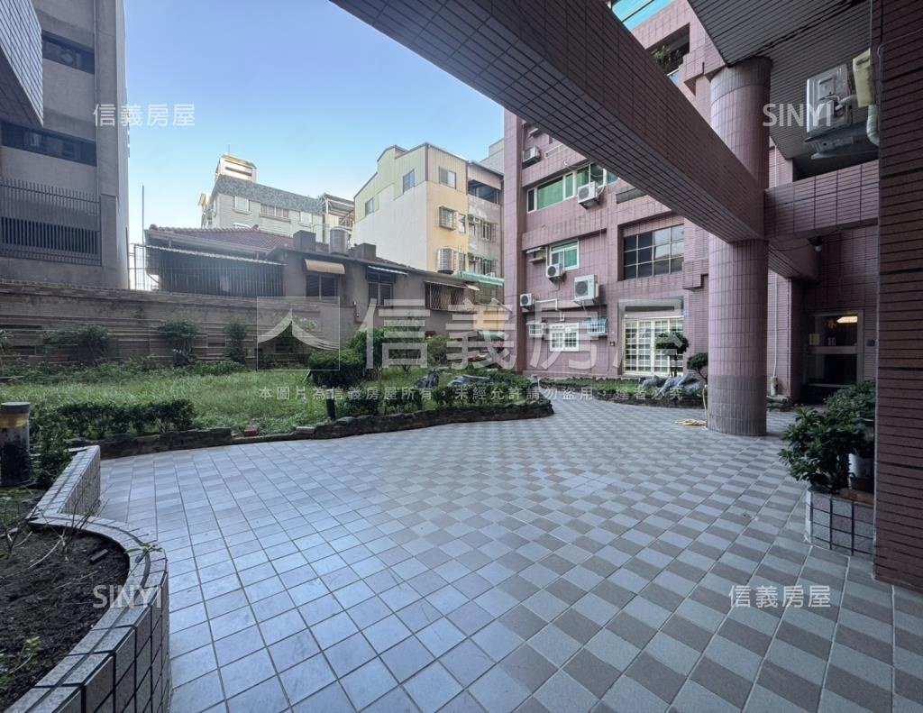 經國御景社區外觀及周邊環境
