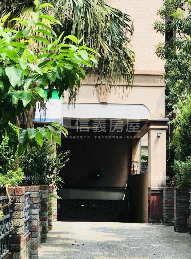 學勤冠天下社區外觀及周邊環境