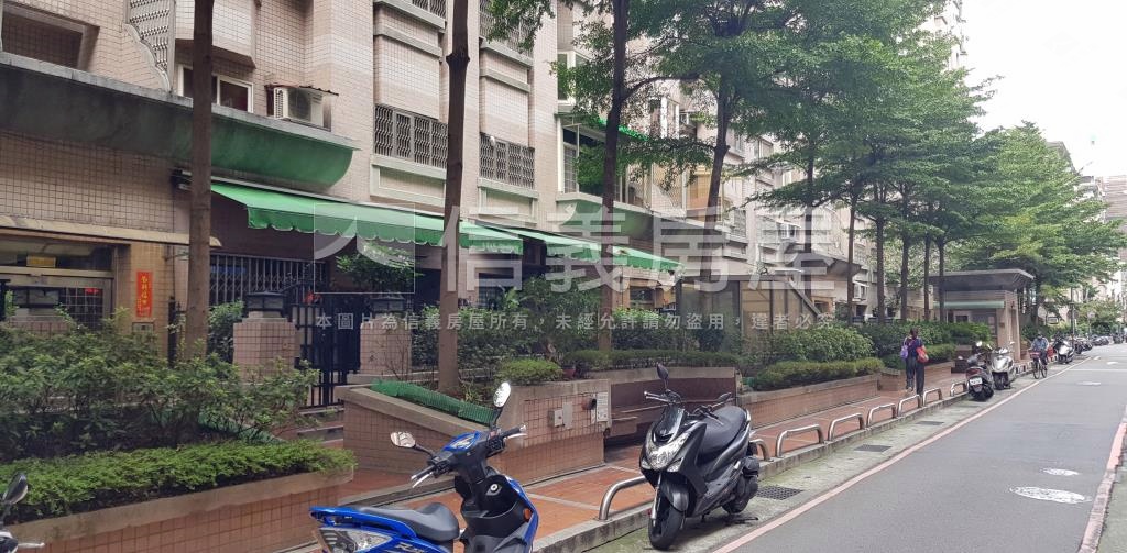 台北居易一期社區外觀及周邊環境