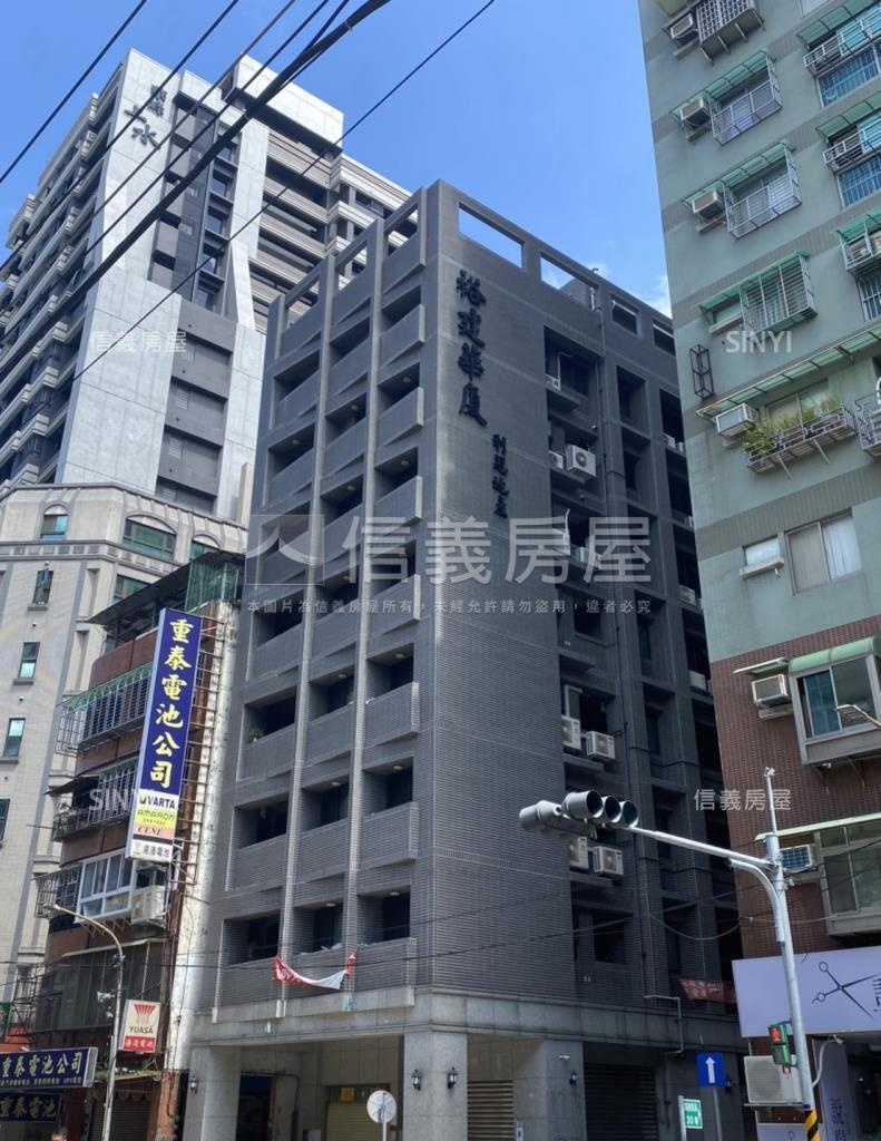 裕建華廈社區外觀及周邊環境