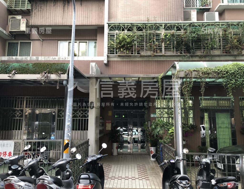 鼎鋒名門社區外觀及周邊環境
