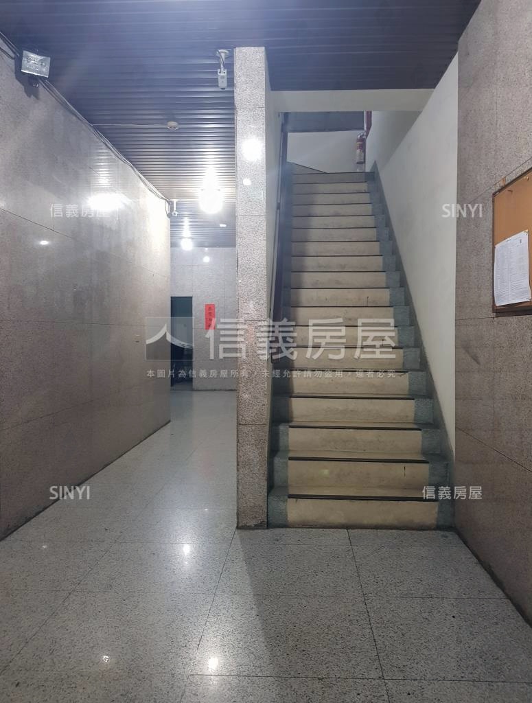 富邑大樓社區外觀及周邊環境