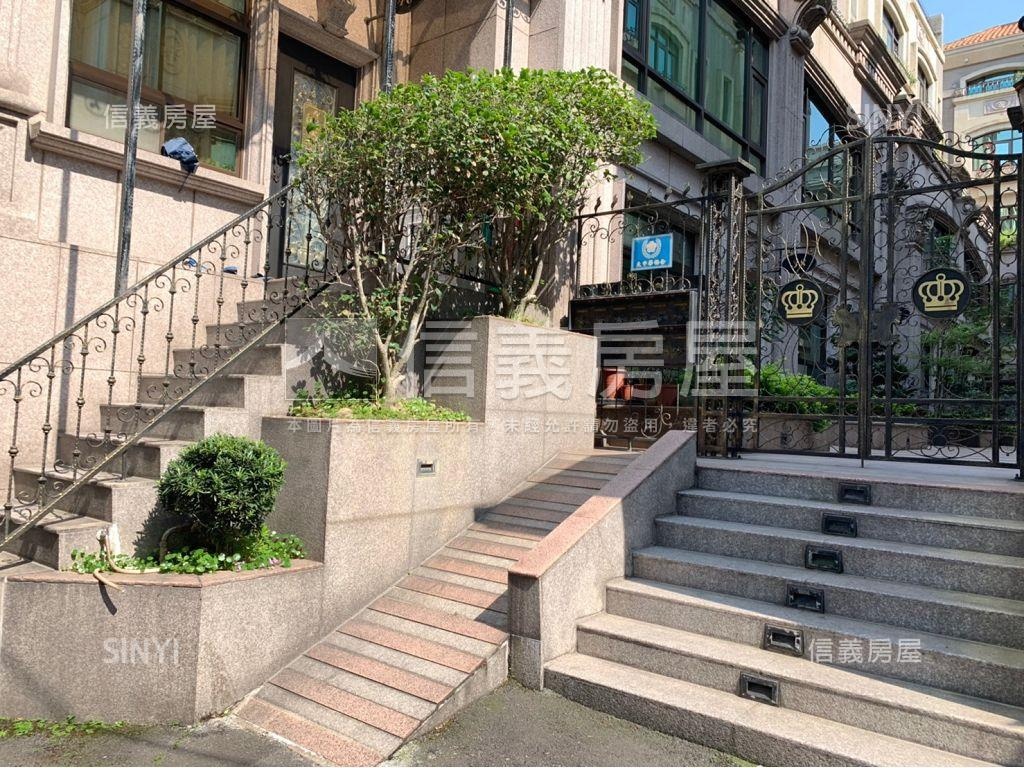 首富磐築-B區社區外觀及周邊環境