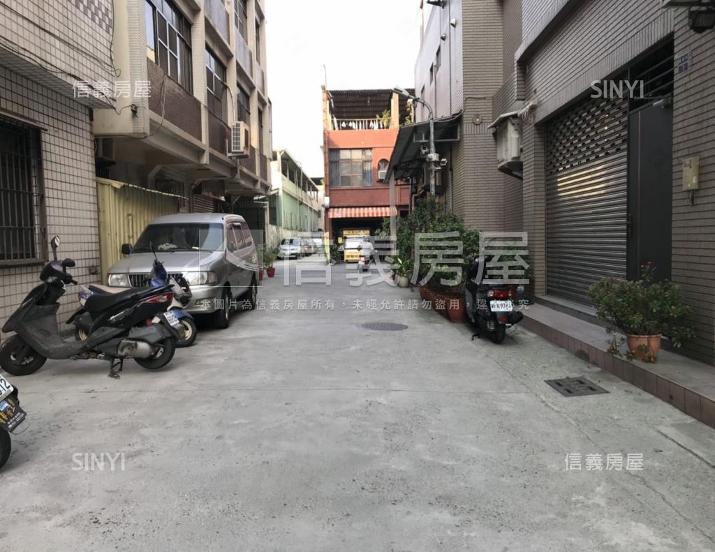 柏克萊社區外觀及周邊環境