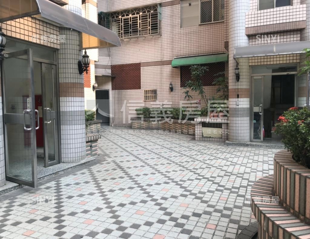 柏克萊社區外觀及周邊環境