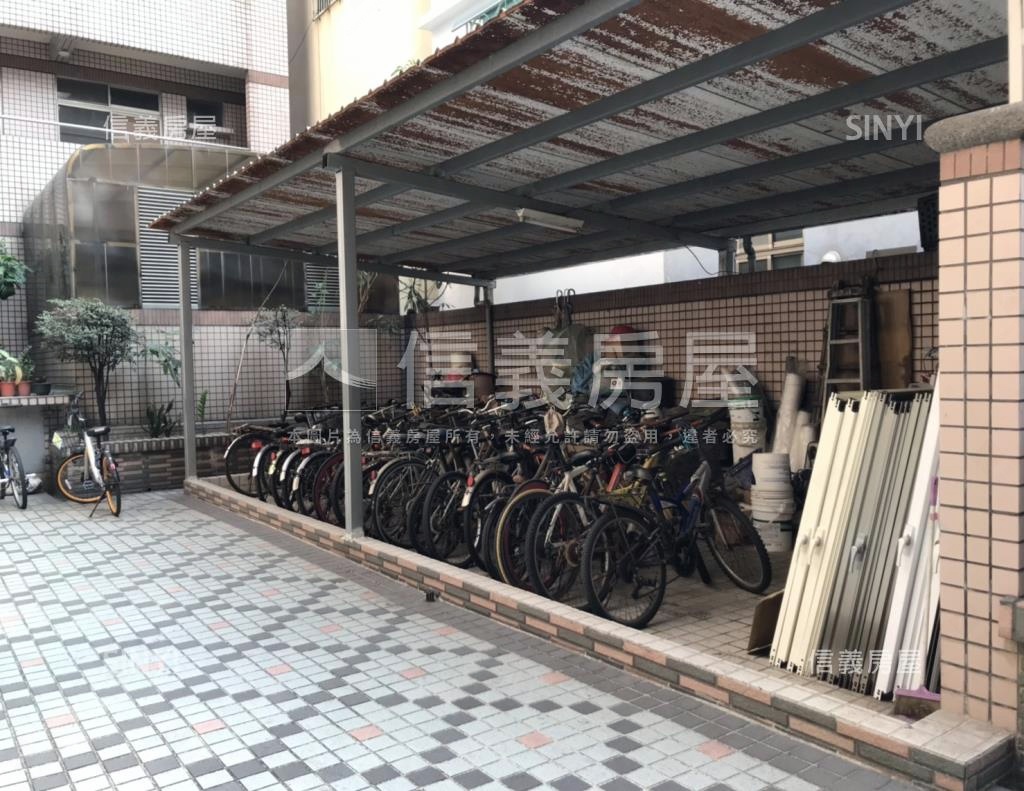 柏克萊社區外觀及周邊環境