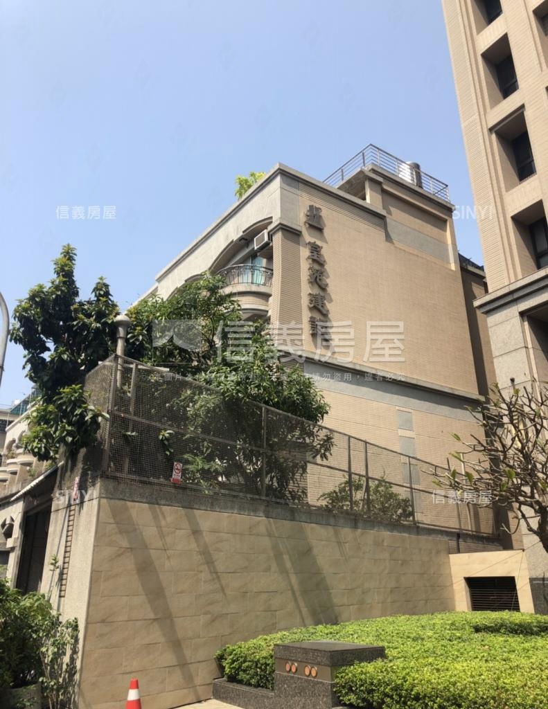 皇苑瑞士街透天社區外觀及周邊環境