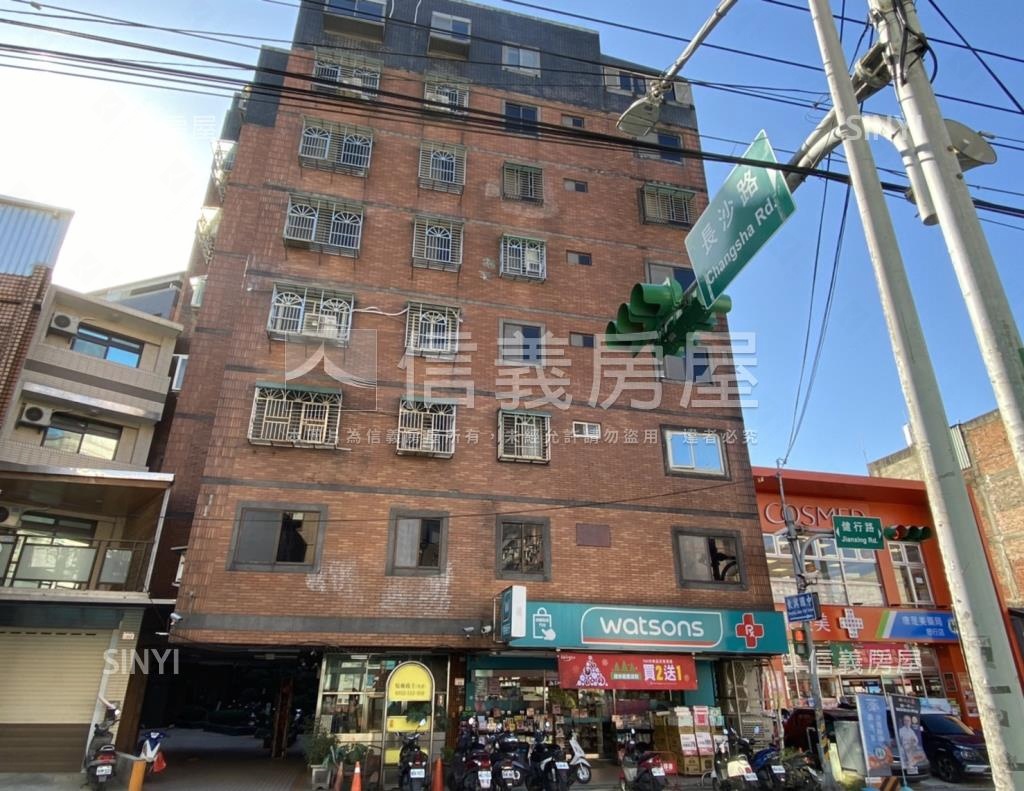 盛世卿相社區外觀及周邊環境