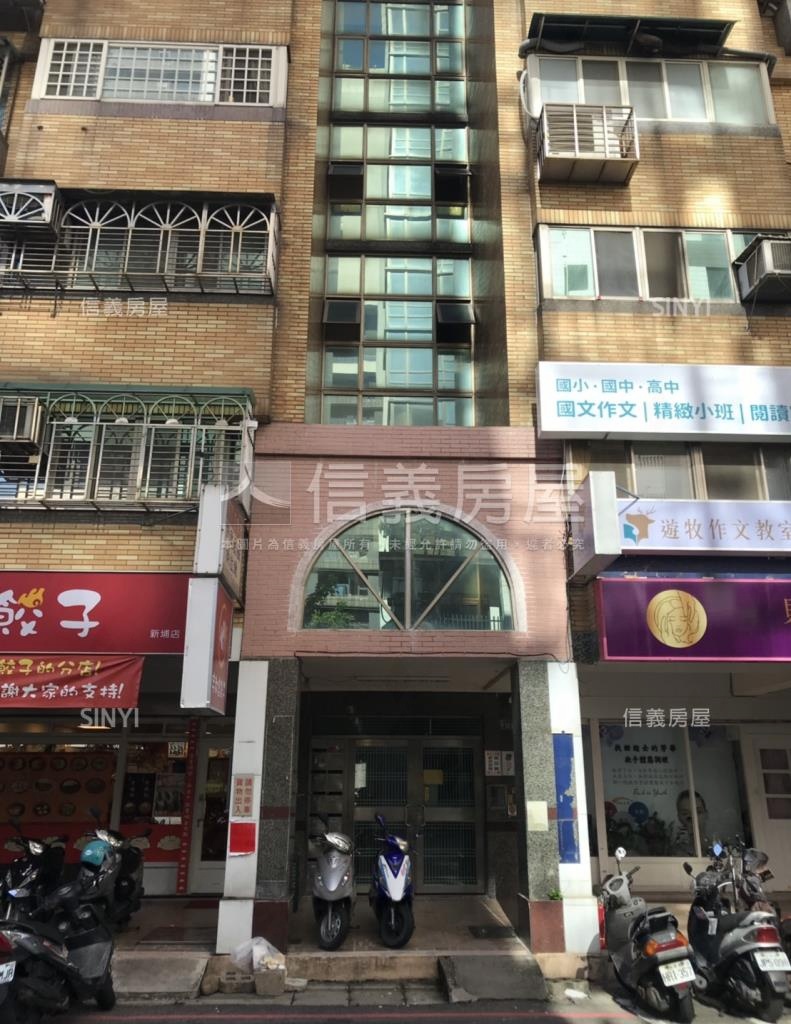 模範家園社區外觀及周邊環境