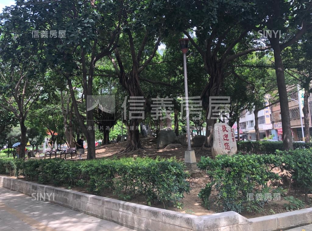 英士園邸社區外觀及周邊環境