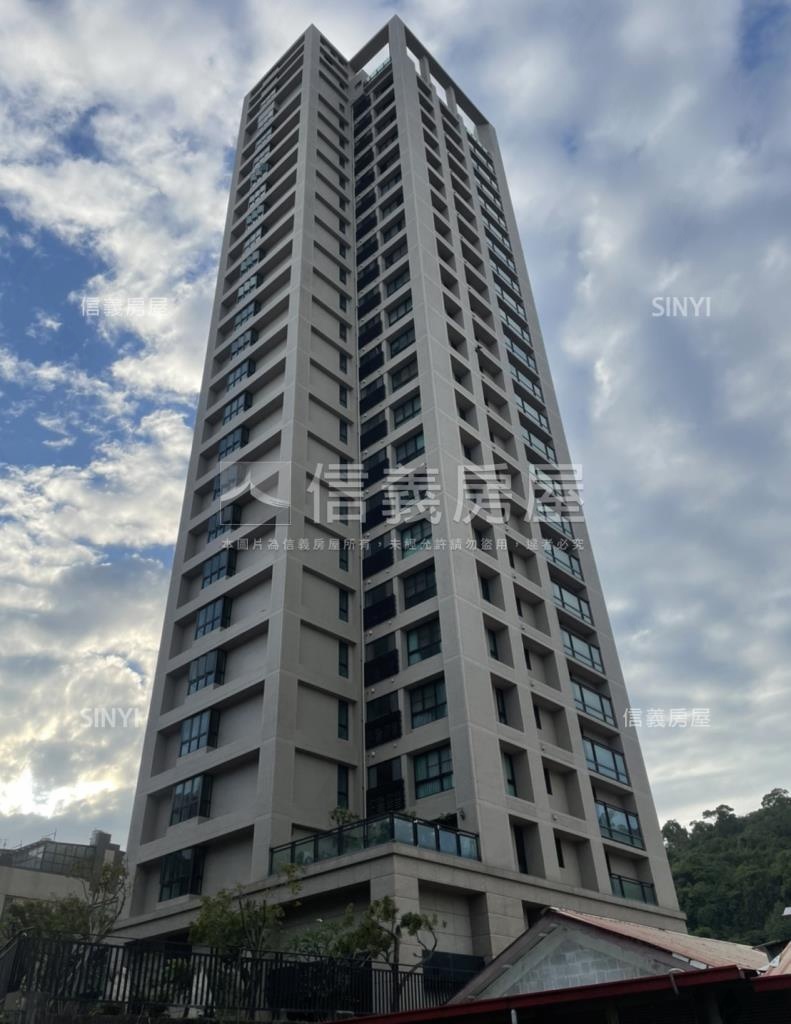 鼎峰社區外觀及周邊環境