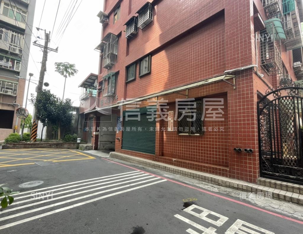 城龍登科社區外觀及周邊環境