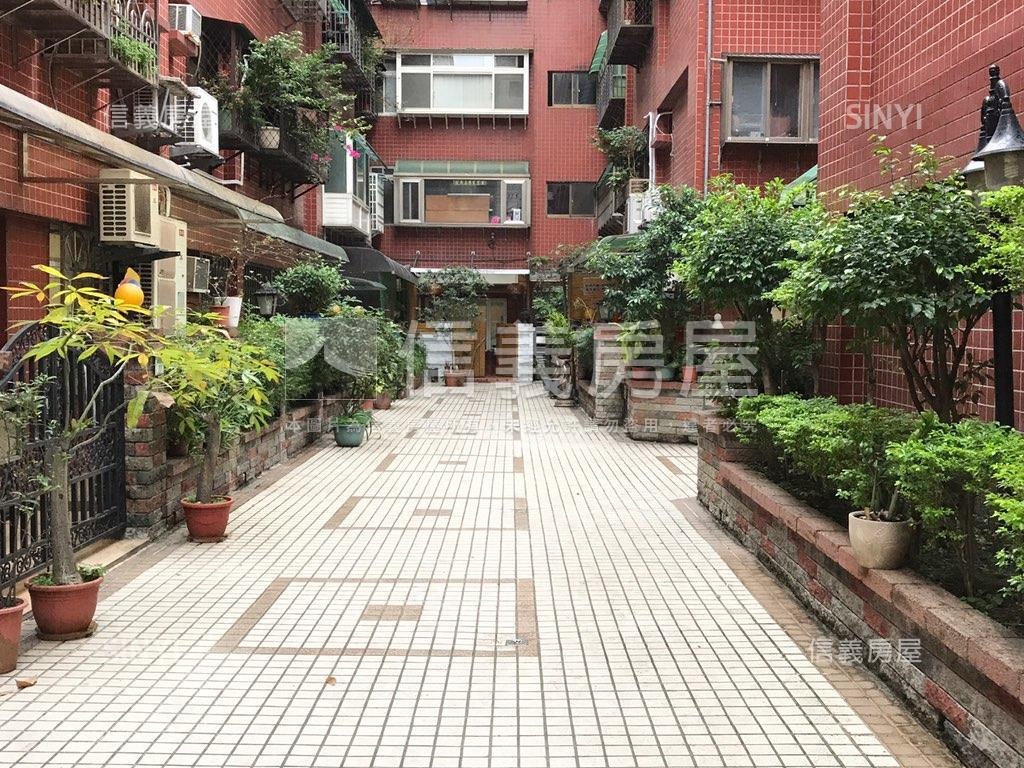 城龍登科社區外觀及周邊環境